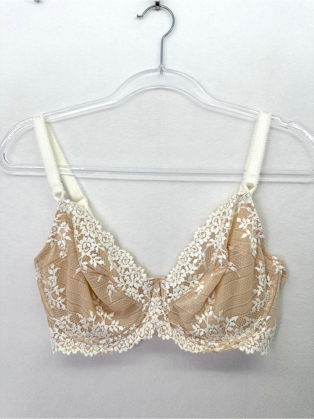 Women Wacoal Embrace Lace Underwire Bra Sand/Ivory Size 34DD 65191